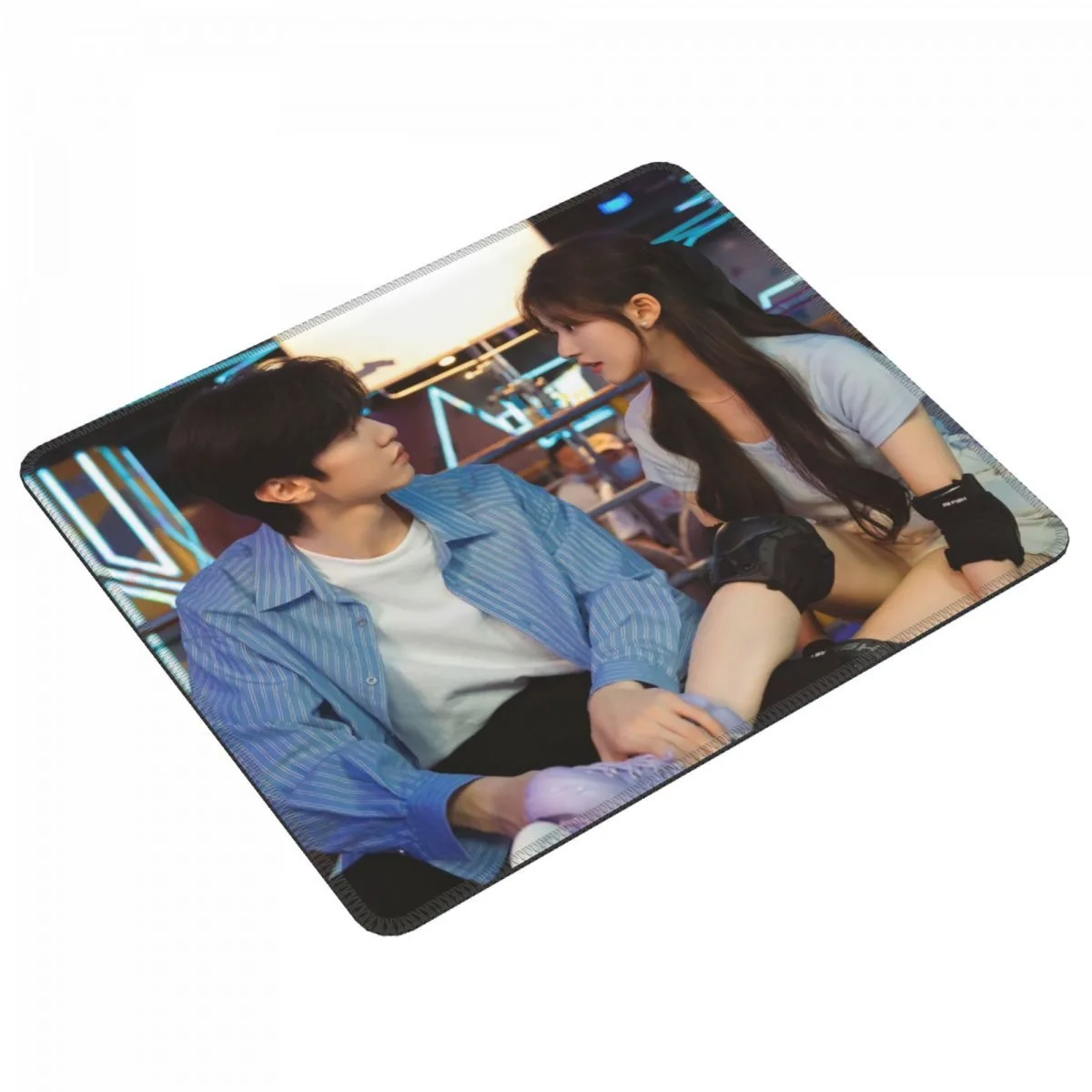 Zhao Lusi Chen Zheyuan HD Post - Rubber Mat Desk のレビューと価格