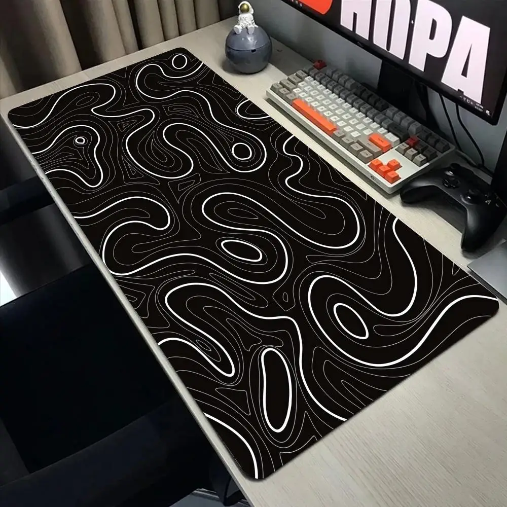 Abstract Fluid Gaming Mouse Pa - Desk Setup Gadgets のレビューと価格